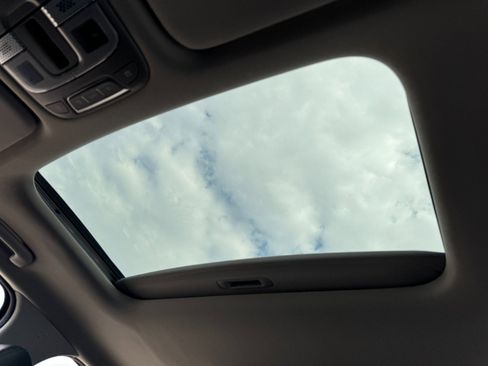 Used 2022 Kia Telluride EX w/ EX Premium Package image 10