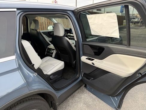 New 2026 Lincoln Aviator 2WD image 11