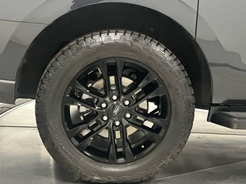 Used 2024 Ford Expedition Max XLT image 30