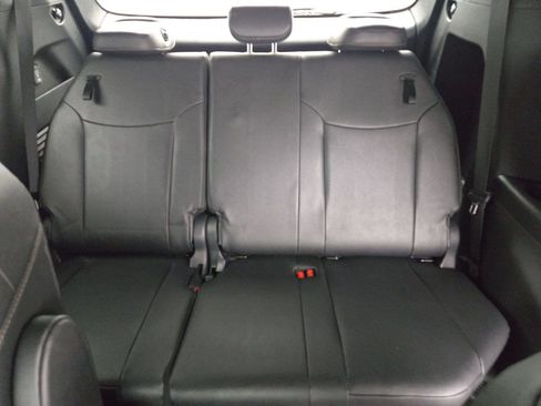 Certified 2025 Toyota Sienna Limited FWD image 19
