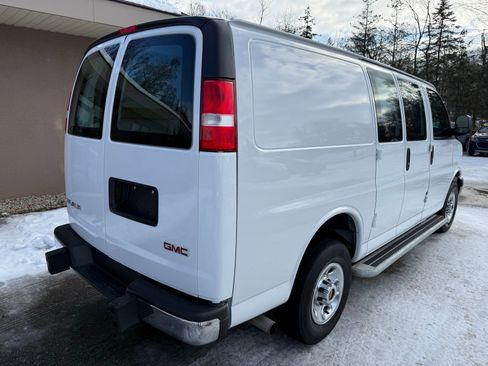Used 2023 GMC Savana 2500 image 2