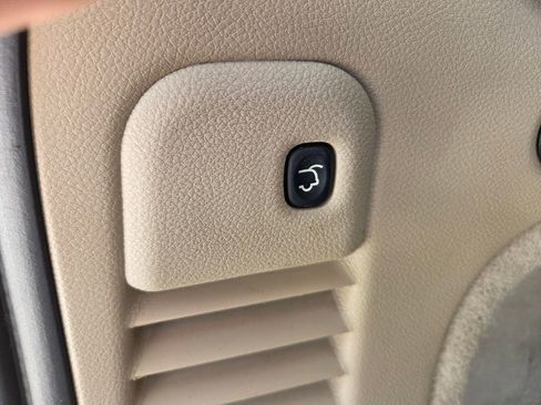 Used 2021 Jeep Grand Cherokee Overland RWD image 10