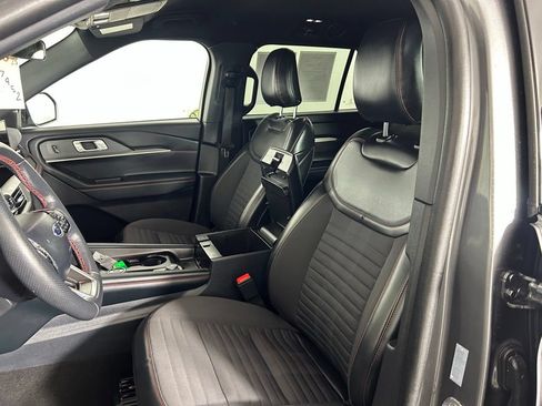 Used 2025 Ford Explorer ST-Line w/ ST-Line Street Pack AWD/4WD image 10