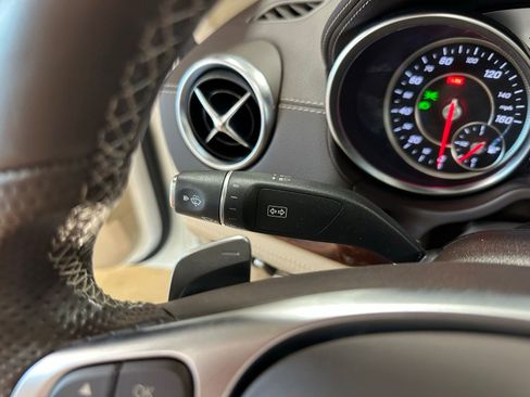 Used 2020 Mercedes-Benz SL 550 image 30