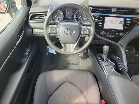 Used 2020 Toyota Camry LE FWD image 15