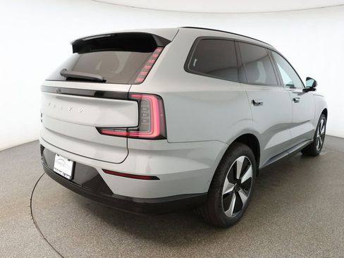 Used 2025 Volvo EX90 Plus image 4