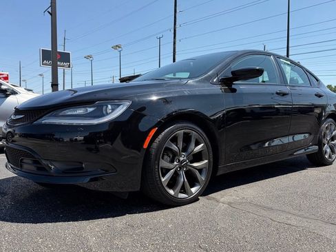 Used 2016 Chrysler 200 S w/ Comfort Group FWD image 14