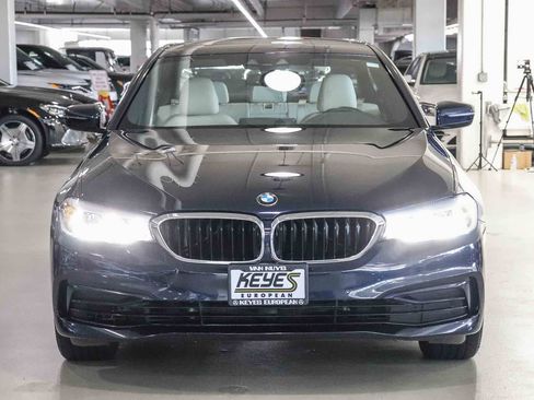Used 2019 BMW 530e w/ Convenience Package RWD image 6
