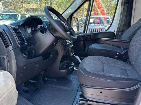 Used 2023 RAM ProMaster 2500 FWD image 10