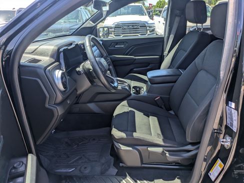 Used 2023 Chevrolet Colorado LT AWD/4WD image 17