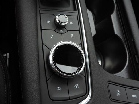 New 2026 Cadillac XT5 Luxury w/ LPO, ONYX Package image 21