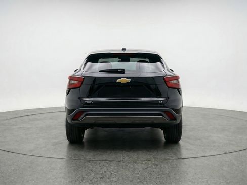 Used 2025 Chevrolet Trax LT FWD image 7