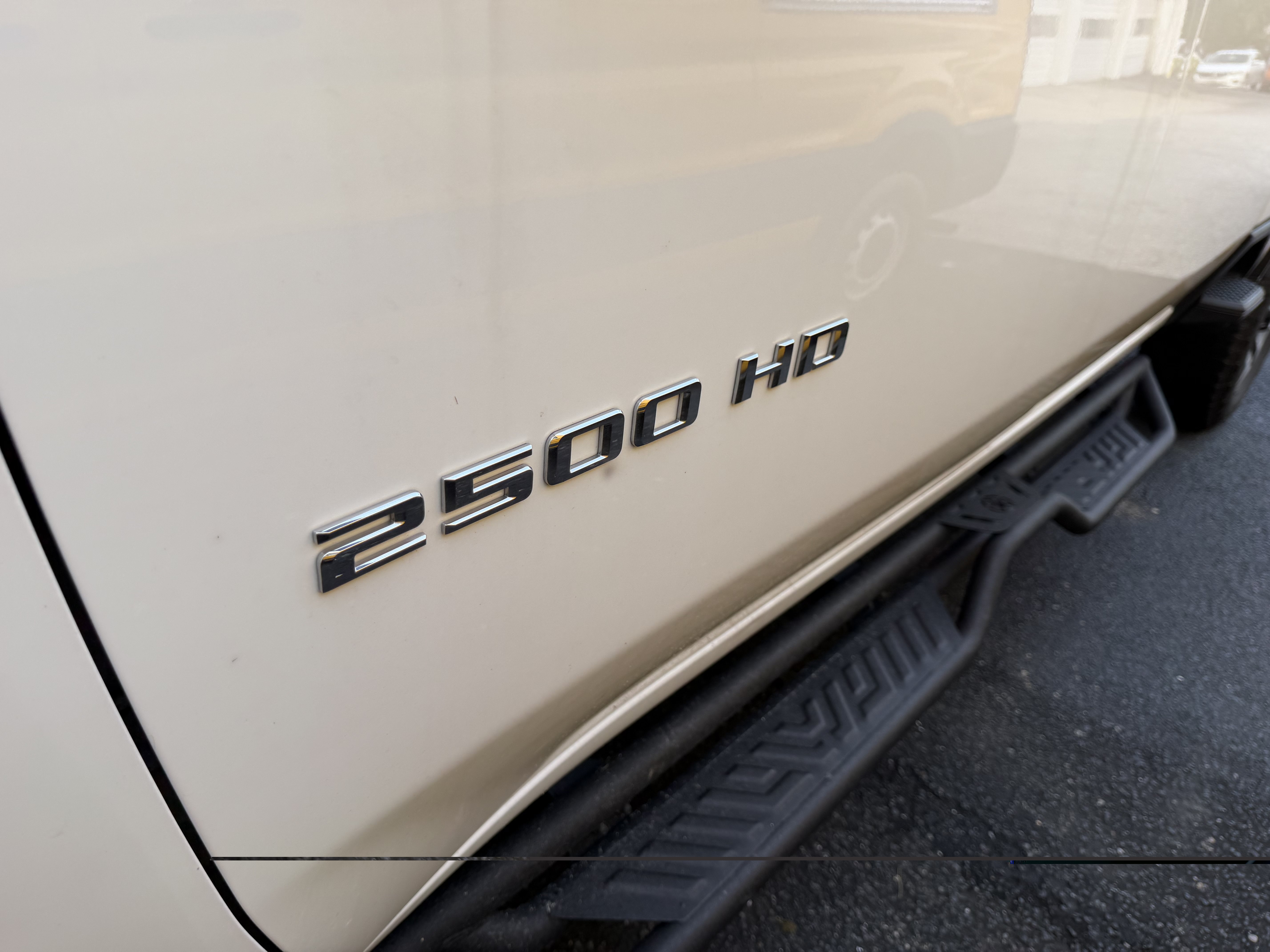 Used 2023 Chevrolet Silverado 2500 Custom w/ Custom Convenience Package AWD/4WD image 8