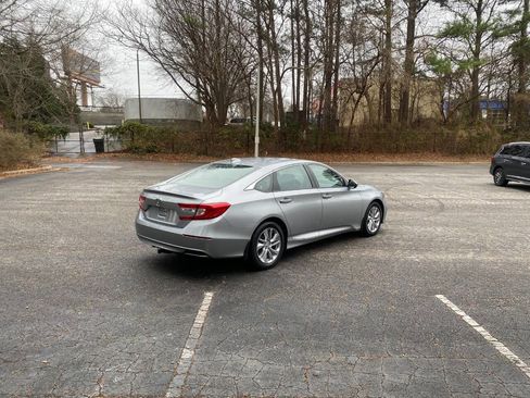 Used 2018 Honda Accord LX image 7