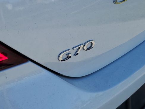 Used 2025 Genesis G70 2.5T image 14