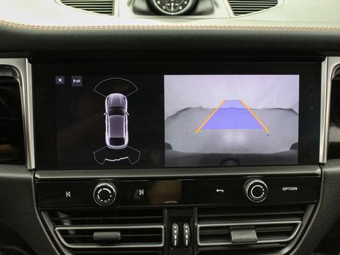 Used 2023 Porsche Macan AWD/4WD image 25