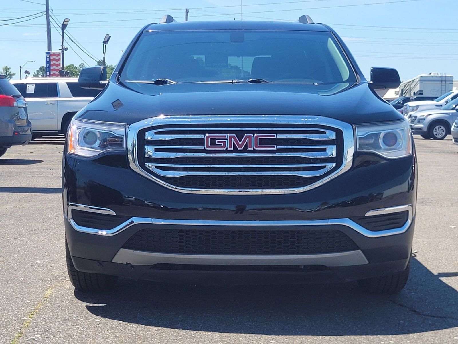 Used 2017 GMC Acadia SLE w/ Driver Alert Package I FWD image 5