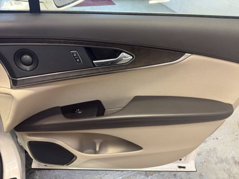 Used 2019 Lincoln Nautilus Reserve image 20