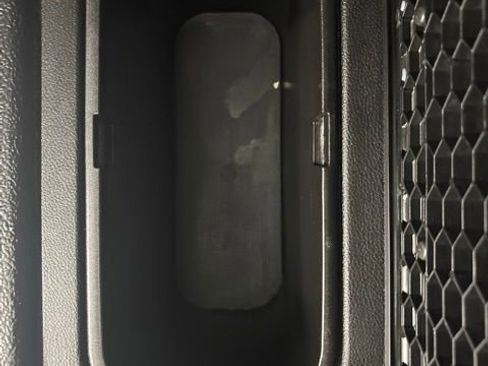 Used 2020 RAM 1500 Tradesman w/ Chrome Appearance Group RWD image 11