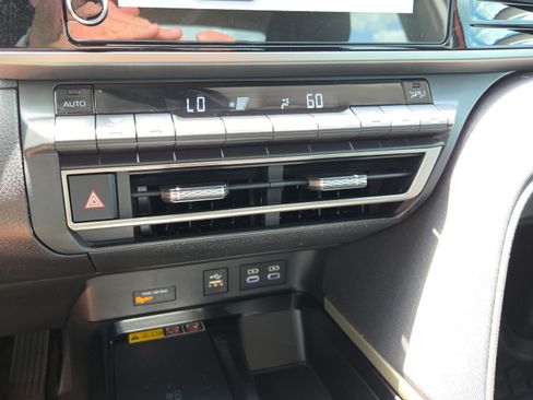 Used 2025 Toyota Camry LE FWD image 22