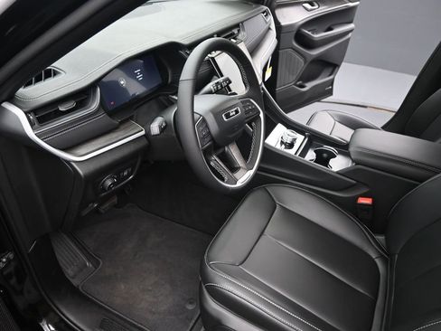 New 2025 Jeep Grand Cherokee L Limited image 9