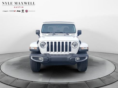 Used 2023 Jeep Gladiator Overland AWD/4WD image 18