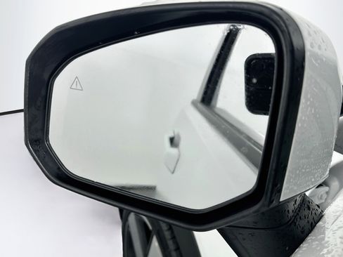 Used 2025 Hyundai Santa Fe Limited FWD image 16