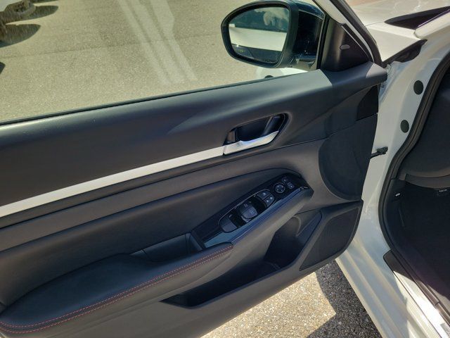 Certified 2025 Nissan Altima 2.5 SR FWD image 19
