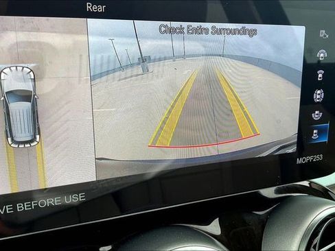 Used 2022 Mercedes-Benz GLC 300 4MATIC image 26