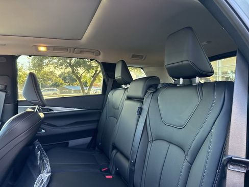 Certified 2026 INFINITI QX60 Luxe w/ Cargo Package AWD/4WD image 33