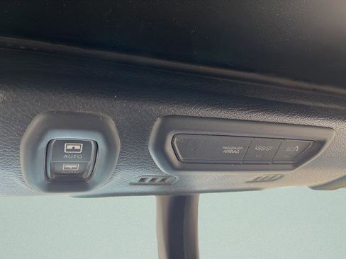 Used 2020 Jeep Wrangler Unlimited Sahara image 10