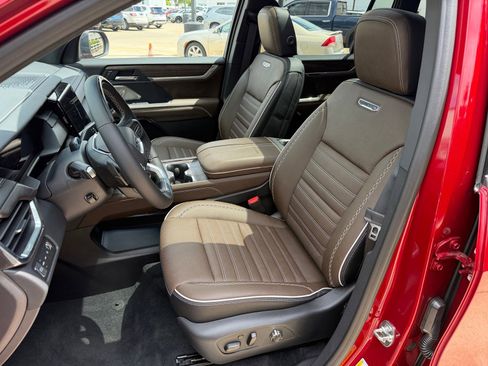 New 2026 GMC Acadia Denali Ultimate w/ LPO, Floor Liner Package AWD/4WD image 11