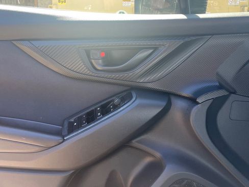 Used 2018 Subaru Crosstrek 2.0i Premium image 19