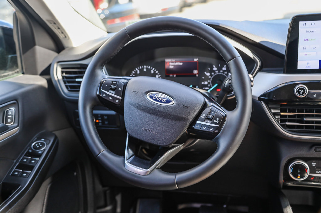 Used 2022 Ford Escape SE w/ SE Sport Appearance Package AWD/4WD image 15