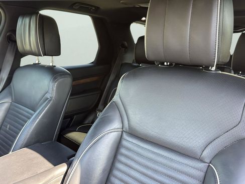 Used 2020 Land Rover Discovery HSE Luxury image 9