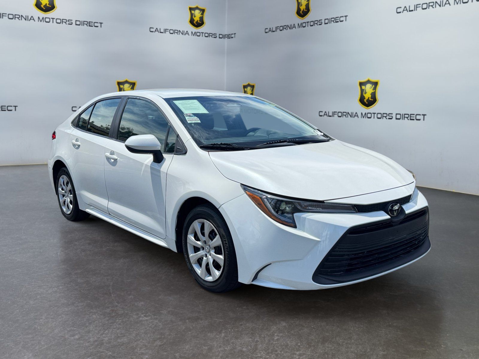 Used 2025 Toyota Corolla LE FWD image 7