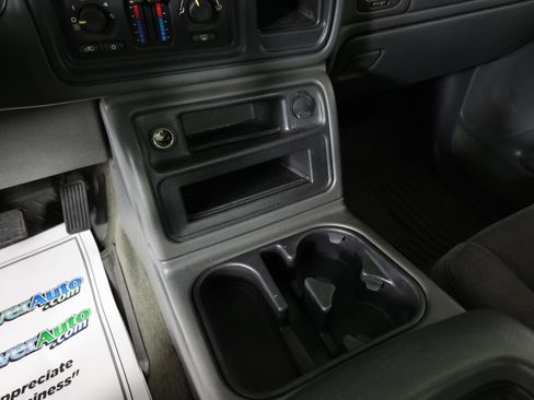 Used 2005 GMC Sierra 1500 SLE w/ Safe And Sound Package image 29