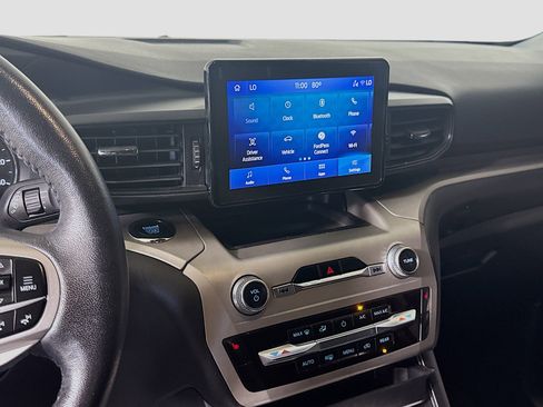 Used 2022 Ford Explorer XLT image 18