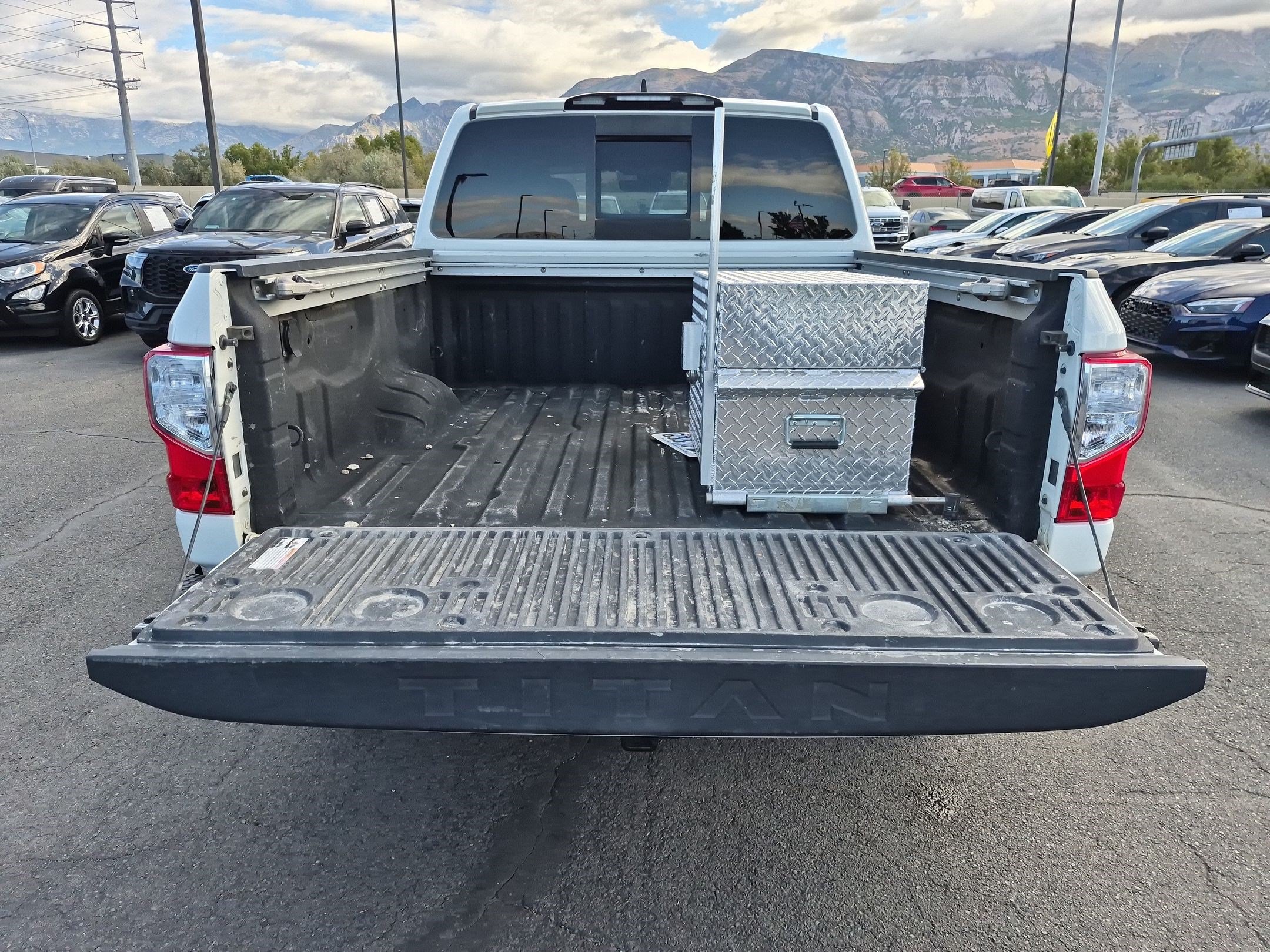 Used 2023 Nissan Titan SV w/ SV Convenience Package AWD/4WD image 31