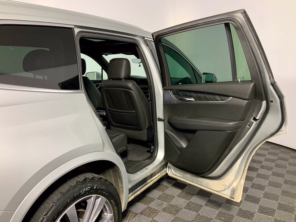 Used 2020 Cadillac XT6 Premium Luxury AWD/4WD image 33