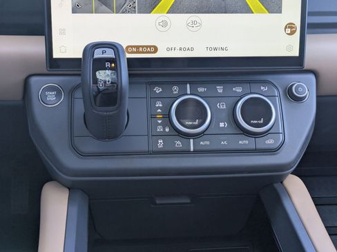 New 2026 Land Rover Defender 110 X-Dynamic SE AWD/4WD image 23