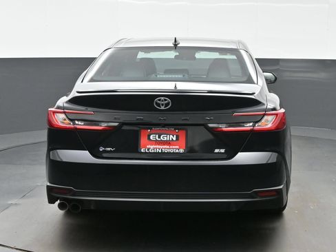 Used 2025 Toyota Camry SE FWD image 5