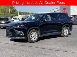 Used 2024 Toyota Grand Highlander AWD video 1