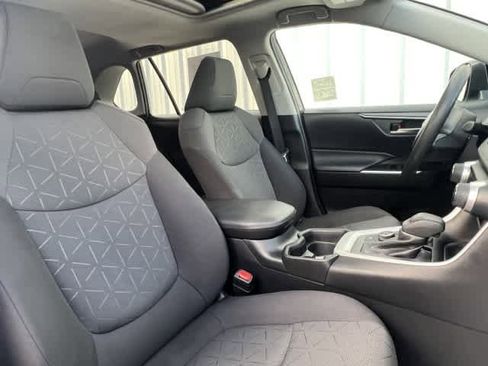 Used 2021 Toyota RAV4 XLE image 22