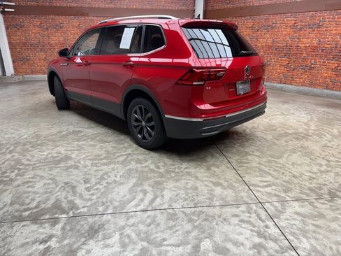 Used 2022 Volkswagen Tiguan SE image 4