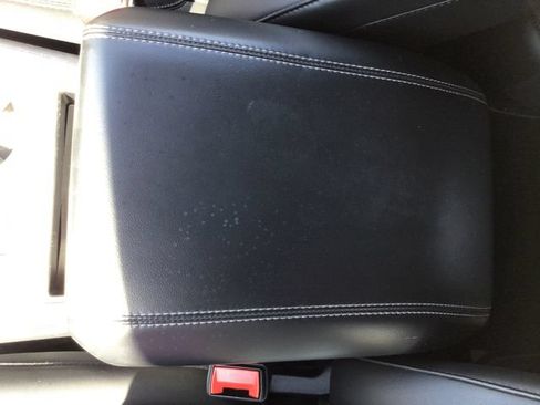 Used 2022 Ford Explorer XLT w/ Equipment Group 202A AWD/4WD image 37