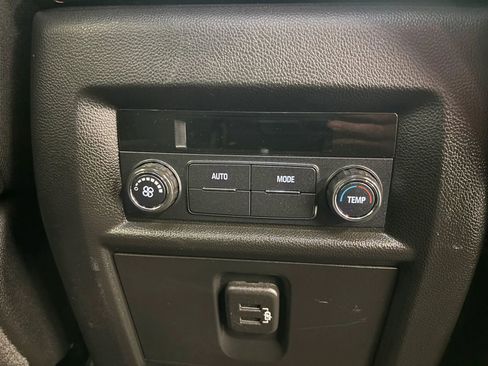Used 2019 Chevrolet Traverse LT FWD image 35