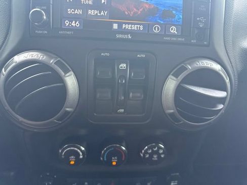 Used 2017 Jeep Wrangler Unlimited Sport AWD/4WD image 15