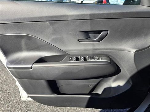 New 2026 Hyundai Kona SE image 24