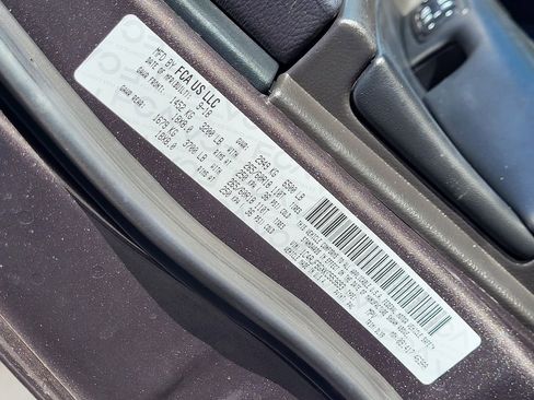 Used 2019 Jeep Grand Cherokee Limited w/ Luxury Group II image 37